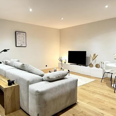 Acogedor En El Centro De Paris. *