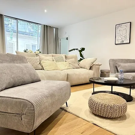 Daire Acogedor En El Centro De Paris. *